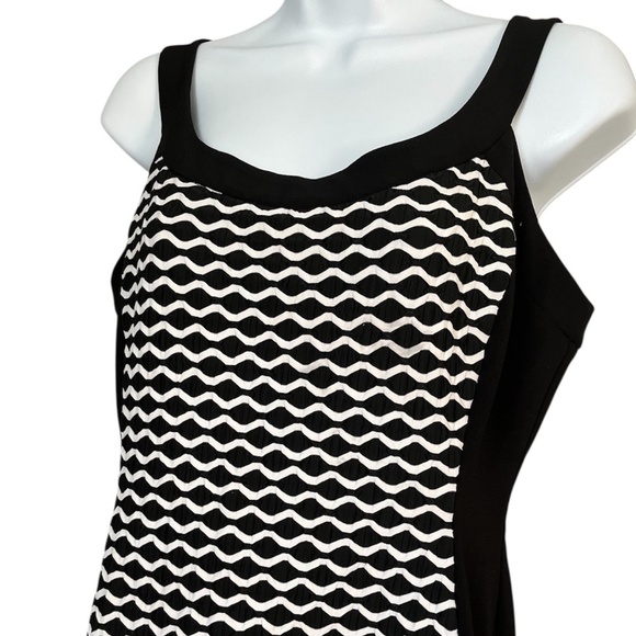 R&M Richards | Black and White Sleeveless Bodycon Dress | Knee Length - Picture 3 of 3